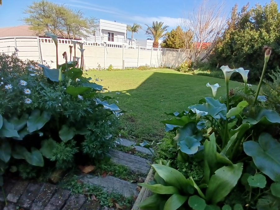 3 Bedroom Property for Sale in Heuningkloof Western Cape